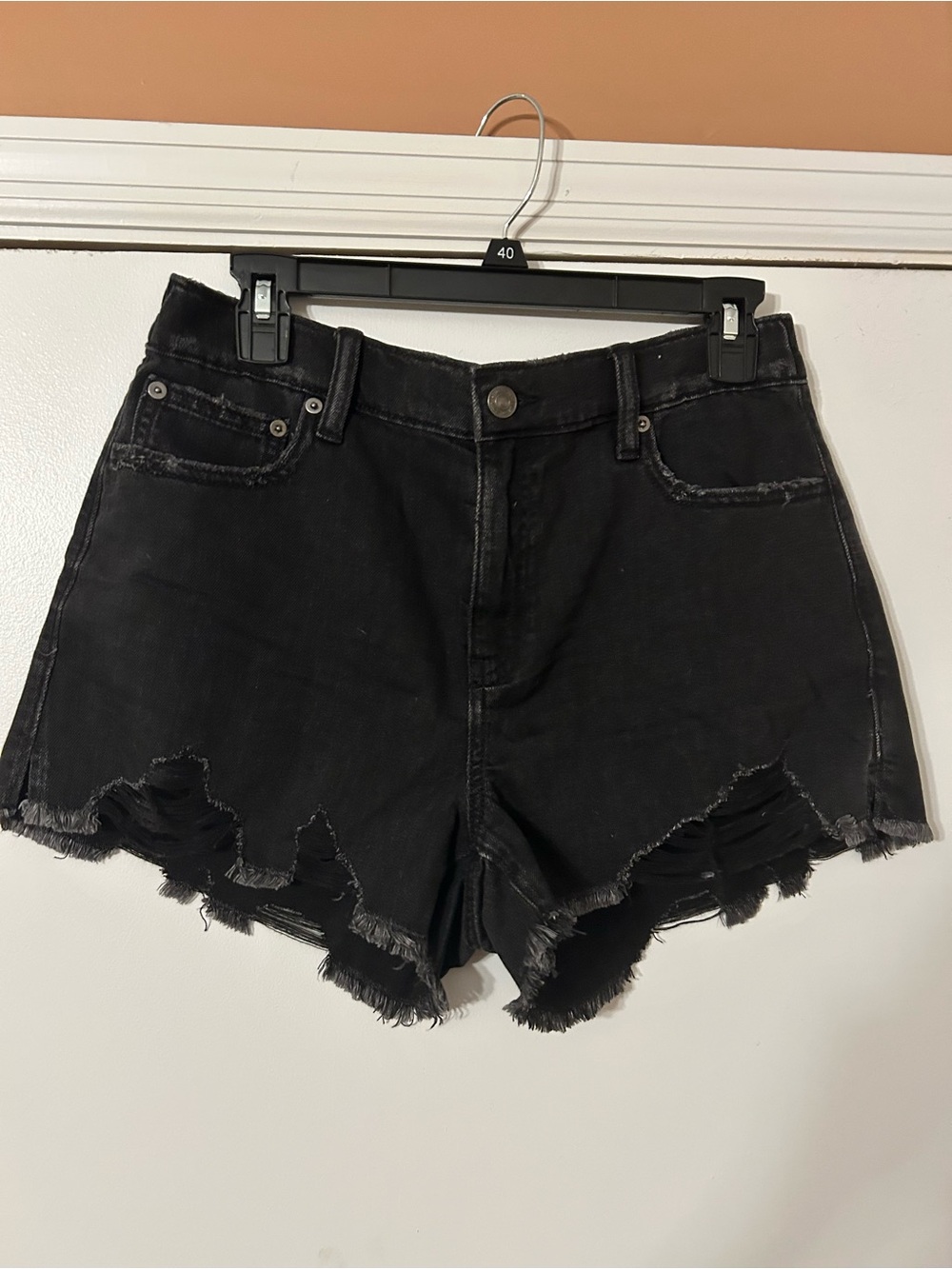 NWT Aerie Black Distressed Denim Shorts – Size Medium (fit like an 8/10)